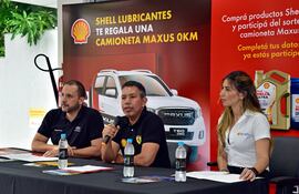 Roberto Samudio, Orlando Amarilla y Daisy Britos durante la presentación.