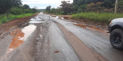 Los baches ya forman parte del paisaje de la ruta Arroyos y Esteros–Tobatí.