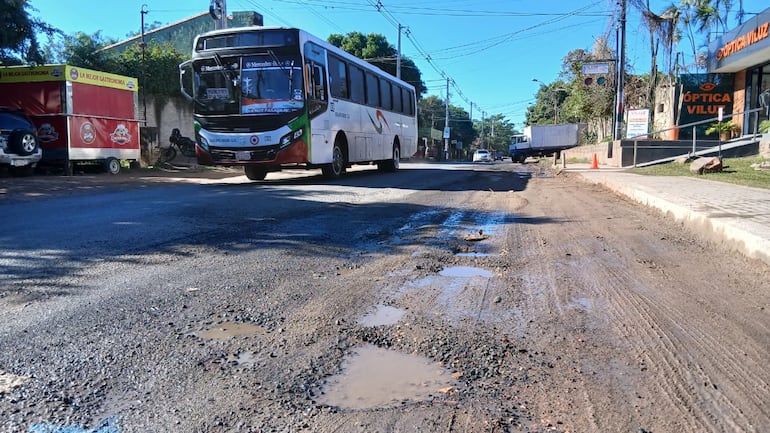 La ruta D023 Areguá-Patiño se encuentra igualmente en malas condiciones, y piden su urgente reparación.