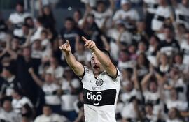 Facundo Zabala, jugador de Olimpia. El decano jugará la fase de la Sudamericana ante el Sportivo Ameliano