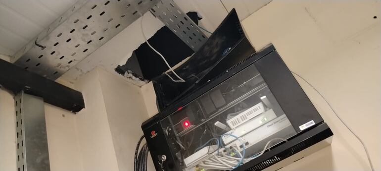 A parte del dinero, los desconocidos también se llevaron la memoria del circuito cerrado.