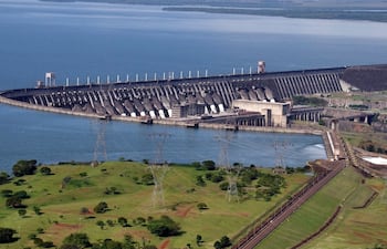 Complejo hidroeléctrico paraguayo/brasilño Itaipú. (foto del archivo)