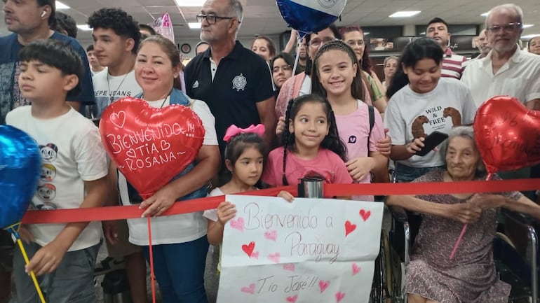 Silvio Pettirossi se llena de emoción con el regreso de paraguayos para las fiestas de fin de año