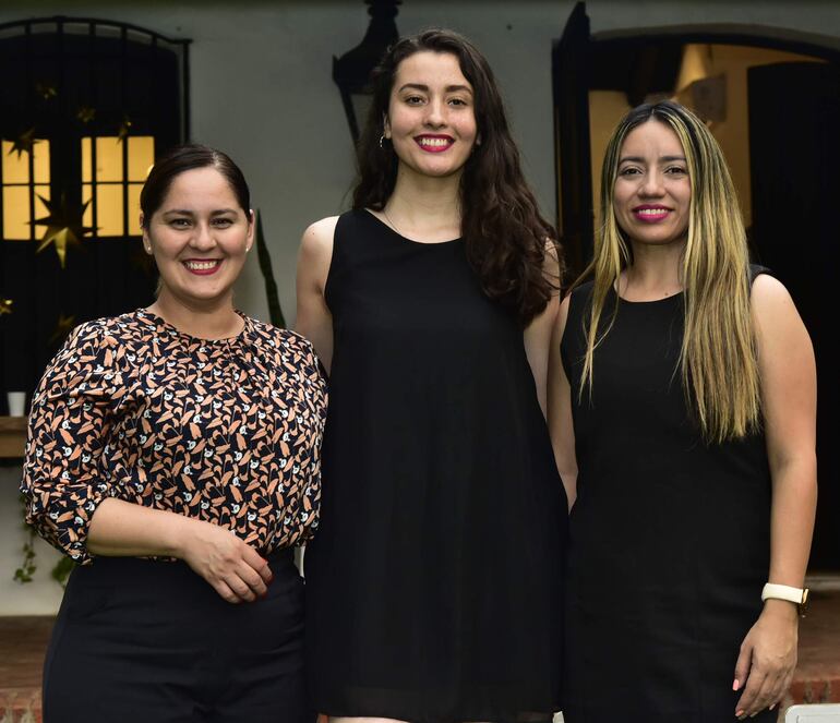 Emma Centeno, Fátima Benegas y Viviana Gauto.