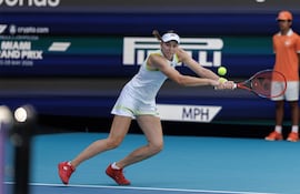 Elena Rybakina (26 años) eliminó en cuartos de final a Jessica Pegula.