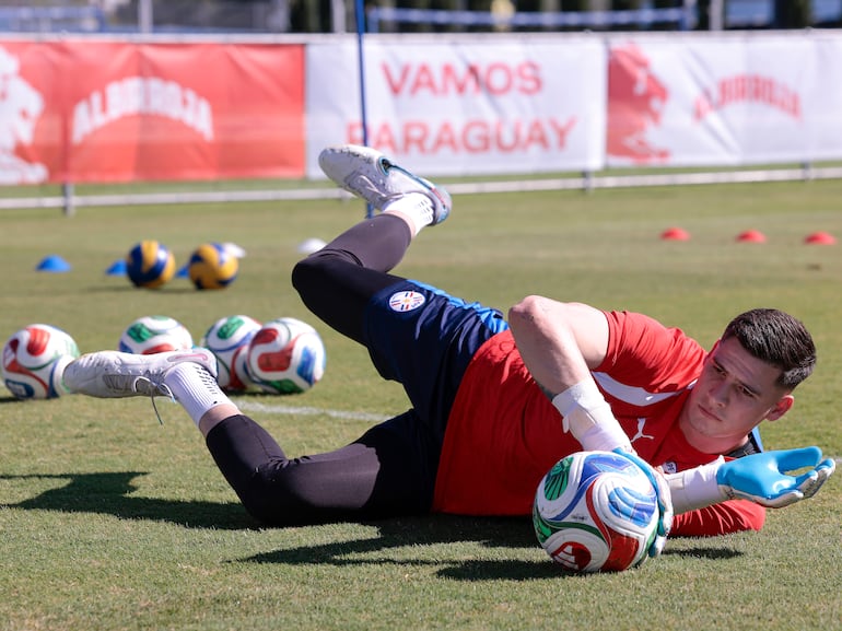 Orlando Daniel Gill (26 años) será el portero titular de la Albirroja.