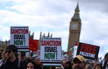 Miles de manifestantes propalestinos denuncian en Londres tres años de genocidio en Gaza. EFE/EPA/NEIL HALL