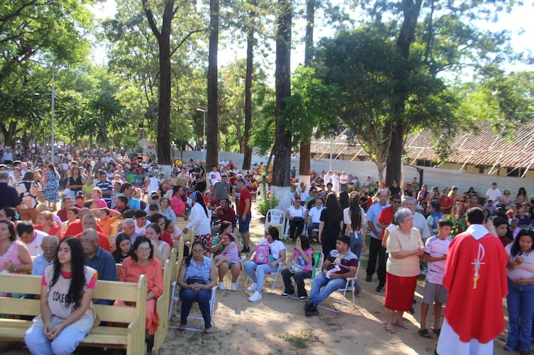 Importante concurrencia de feligreses.