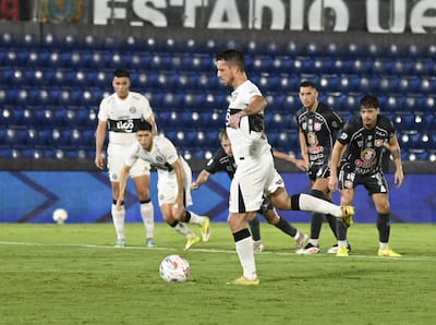 Serena ejecución de penal de Alejandro Daniel Silva (36 años) para la ventaja parcial de Olimpia, que resignó puntos importantes en su carrera por el título contra el colista Sportivo San Lorenzo.
