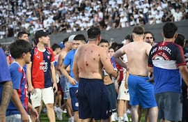 Olimpia Cerro Porteño clásico superclásico incidentes hinchas Defensores del Chaco