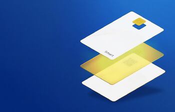 Para activar la tarjeta, el usuario solo debe escanear el código QR que se encuentra al dorso del plástico.