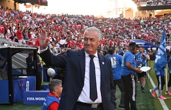Gustavo Alfaro, entrenador de la selección paraguaya, obtuvo su segundo triunfo en mundiales.