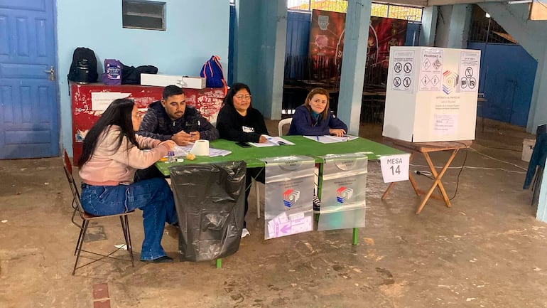 Poca participación en el Instituto Salesiano San José en la primera hora de votación