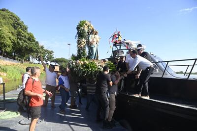 Salesianos celebran su fe con emotiva procesión náutica a María Auxiliadora