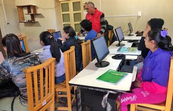 Curso de ofimática se imparte en forma gratuita en Puerto Antequera