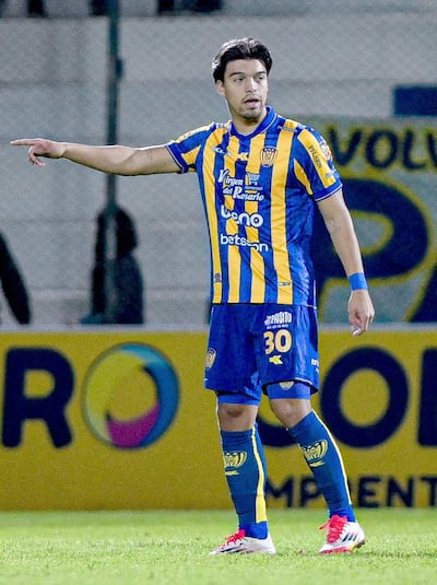 Thiago David Cáceres Vera llegó al Sportivo Luqueño con pase en mano. El zaguero nació el 26 de junio de 2004.