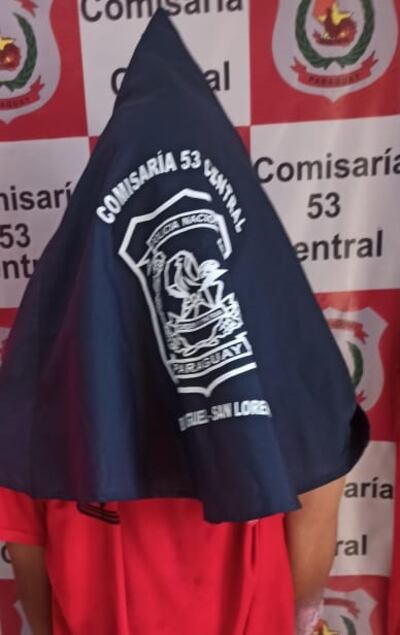 Este hombre fue aprehendido tras hurtar dos faroles de hierro de una vivienda del barrio San Miguel de San Lorenzo.