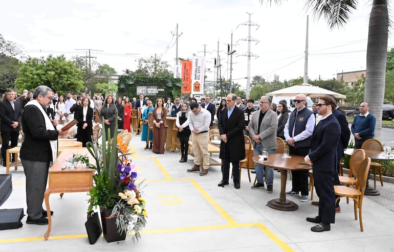 El padre Juan Carlos Bogado realizó la bendición del lugar.