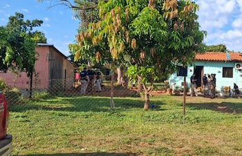 Una de las viviendas allanadas hoy en Ypané, en busca de los sospechosos de "Pingüi".