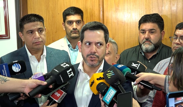 Raúl Latorre (ANR, cartista), presidente de la Cámara de Diputados. 