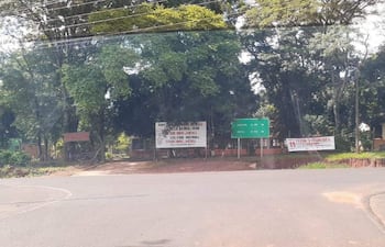 La imagen corresponde al acceso a la escuela y colegio Estados Unidos de América de Guajayví