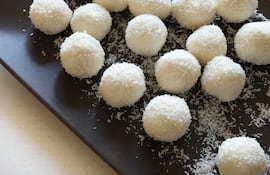 Trufas de coco y yogur.