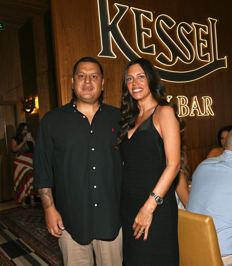 Óscar Chamorro Lafarja y su esposa Leticia Rojas recibieron a invitados especiales.