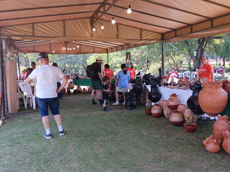 La Expo Kambuchi recibió a una gran cantidad de visitantes durante la jornada.