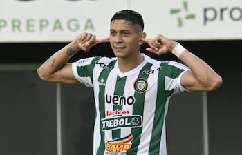 Estiven Osmar Pérez Yegros (26 años) registró dos goles en el triunfo de su equipo Rubio Ñu sobre San Lorenzo.
