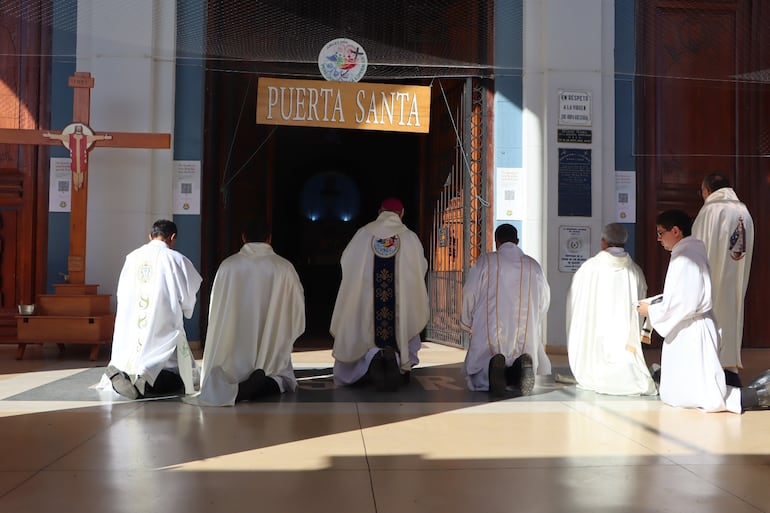 Se llevó a cabo el cierre de la Puerta Santa.