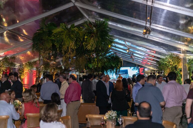 Invitados especiales compartieron junto a los directivos y colaboradores de Volpy en la inauguración del edificio corporativo de la empresa.