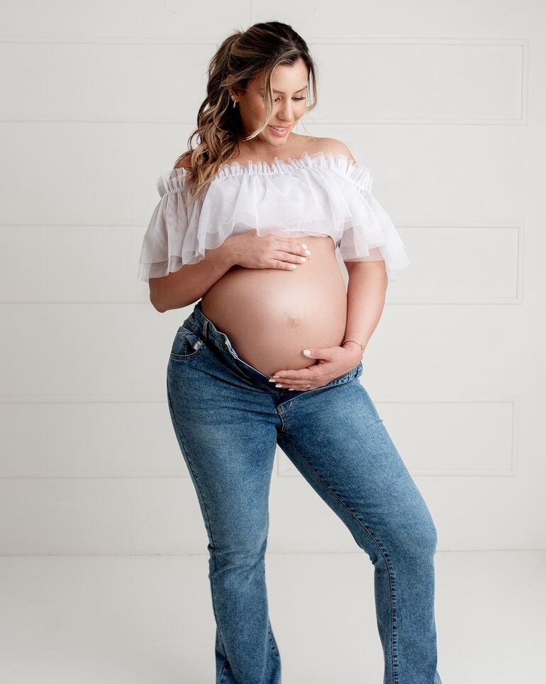 La esposa de Óscar Romero está emocionada ante la llegada de su primera hija. (Instagram/Jani González)