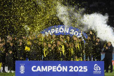 Peñarol conquistó por primera vez la Copa Uruguay. El paraguayo Tito Villalba no pudo participar del duelo consagratorio por una lesión en el tobillo.