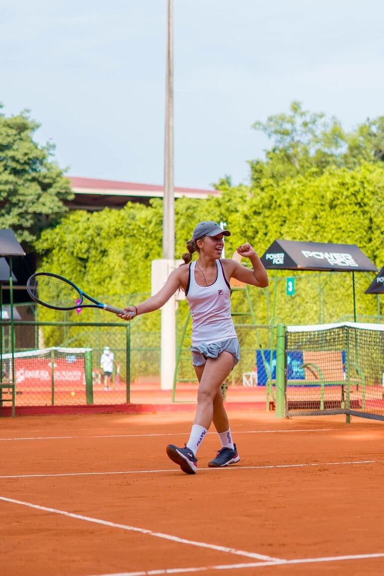 Valeria Santander está en segunda ronda del Brasil Juniors Cup en 14 años.