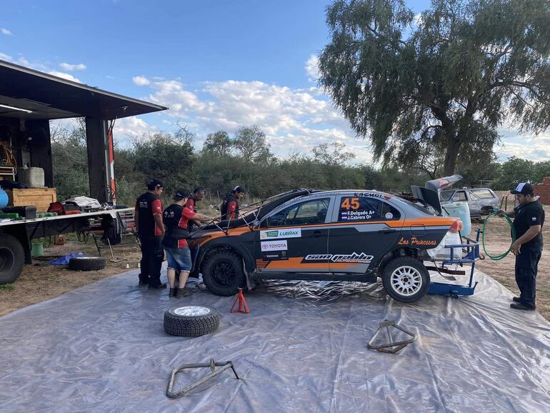 Francisco Delgado también estuvo por la región Occidental probando su Mitsubishi EVO X.