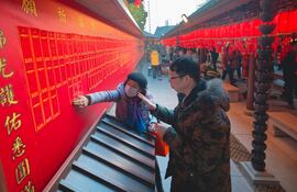 China celebra el Año Nuevo Lunar y da la bienvenida al Año de la Serpiente.