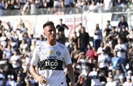El delantero argentino Braian Ezequiel Romero (35 años), tuvo en la derrota ante Libertad su estreno oficial con la camiseta de Olimpia.