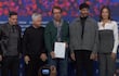 Aníbal Ortiz, Sebastián Peña Escobar, Marcelo Martinessi, Diro Romero y Belén Vierci, de la película paraguaya "Narciso", recibiendo el premio Fipresci de la sección Panorama de la Berlinale.