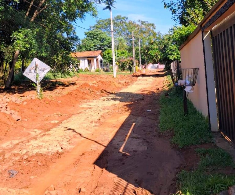 Los empedrados fueron colocados de manera deficiente y rellenos con arena lavada.