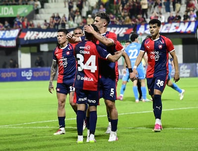El mediocampista de Cerro Porteño, Jorge Morel celebra tras anotar el tanto que le dio al Ciclón el pase a los octavos de final de la Copa Paraguay.