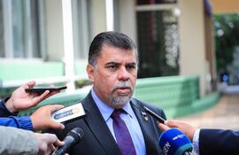 Julio Borba, ministro de Salud.