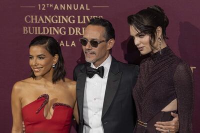 Nadia Ferreira junto a su esposo Marc Anthony y Eva Longoria en la 12ª Gala Anual Changing Lives, Building Dreams, Nueva York.