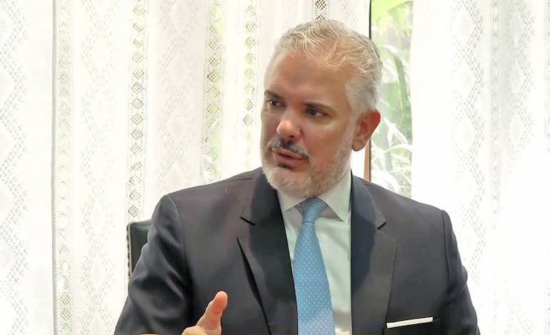 Iván Duque: "Paraguay debe acelerar la inversión en infraestructura hasta el 5% del PIB" - Negocios - ABC Color