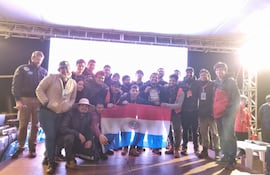 Imagenes de la exitosa participación del equipo del cohete paraguayo Urutau I durant el evento Latín Americann Space Challenge.