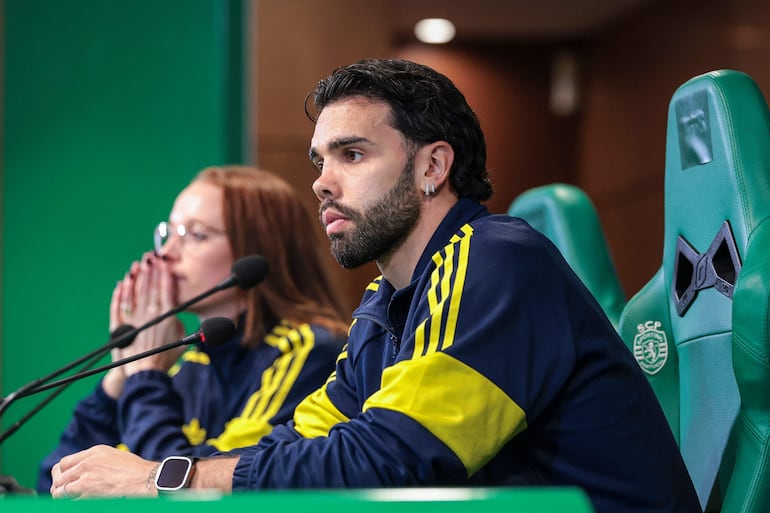 David Raya, arquero del Arsenal, respondió a los requerimientos de la prensa previo al juego frente al Sporting de Lisboa.