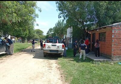 El Ministerio Público y la Policía Nacional realizaron un allanamiento en el barrio 8 de Diciembre en busca del supuesto autor del disparo.