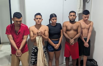 Los cuatro ciudadanos colombianos detenidos junto a la jovencita, quien luego fue puesta en libertad por el Ministerio Público.