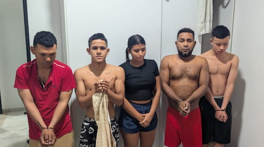 Los cuatro ciudadanos colombianos detenidos junto a la jovencita, quien luego fue puesta en libertad por el Ministerio Público.