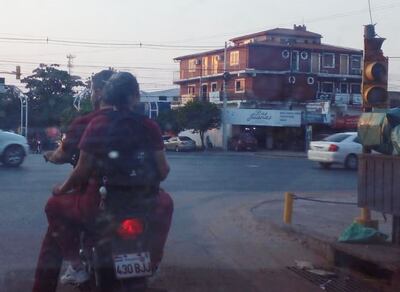 Motociclistas sin casco