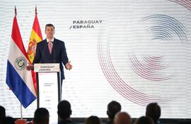 El presidente de Paraguay, Santiago Peña, habla en el Encuentro Empresarial Paraguay-España este miércoles, en Asunción.
